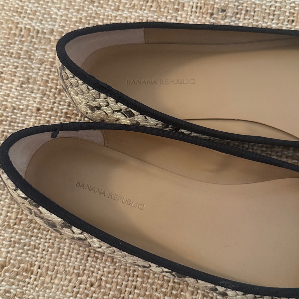 Banana Republic leather animal print snake point toe ballet flats 9.5 black tan - Picture 6 of 6
